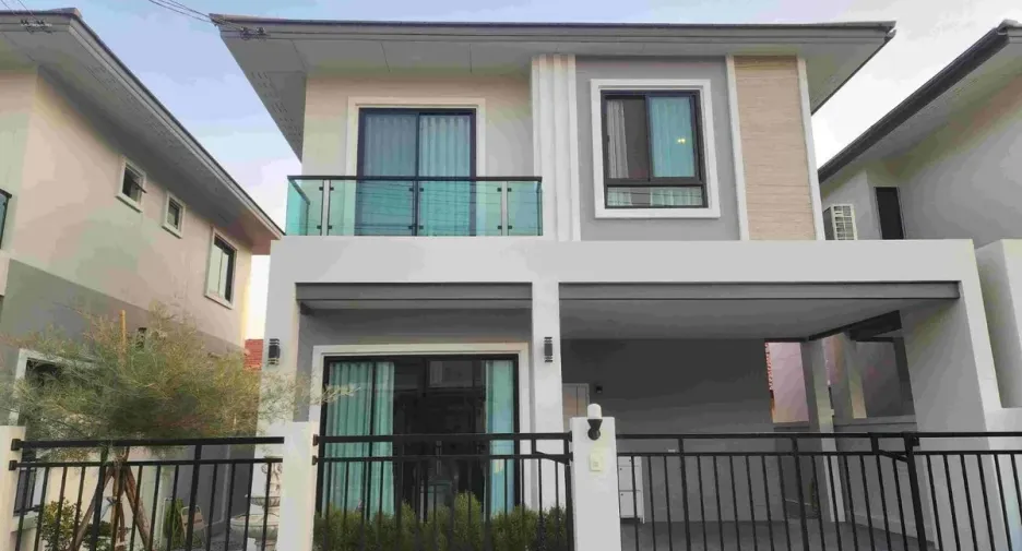 For rent and for sale 3 bedrooms house in Bang Lamung, Chonburi