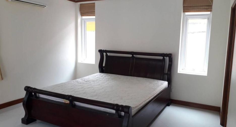 For rent 4 bedrooms villa in Bang Lamung, Chonburi