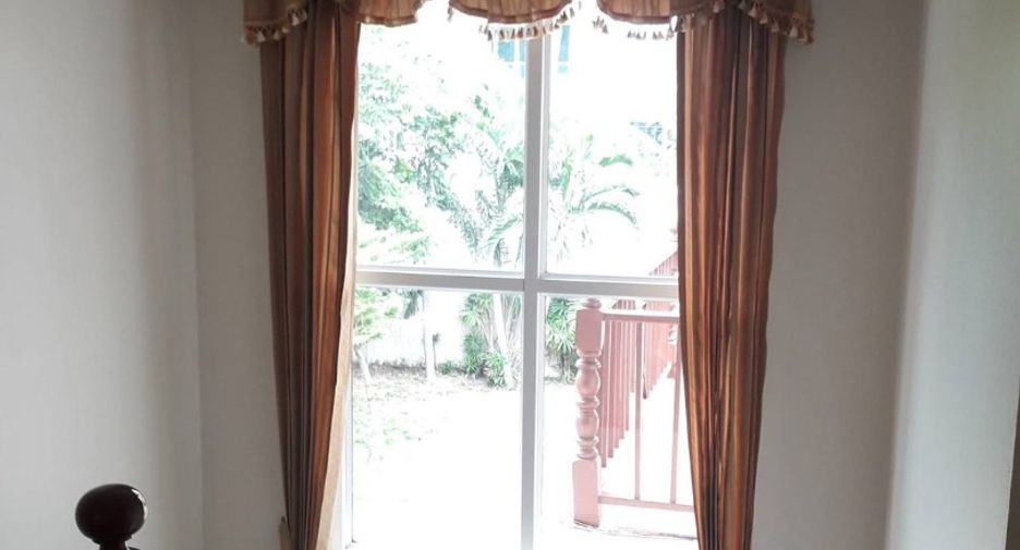 For rent 4 bedrooms villa in Bang Lamung, Chonburi