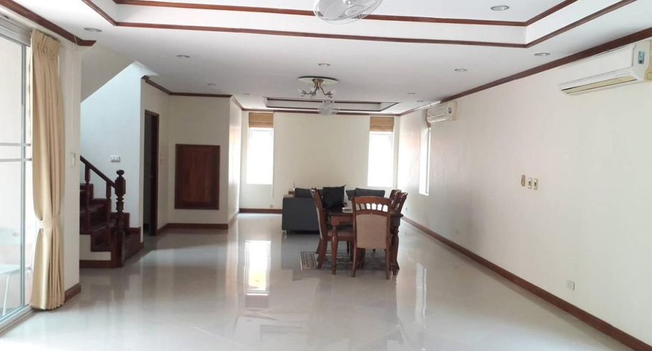 For rent 4 bedrooms villa in Bang Lamung, Chonburi