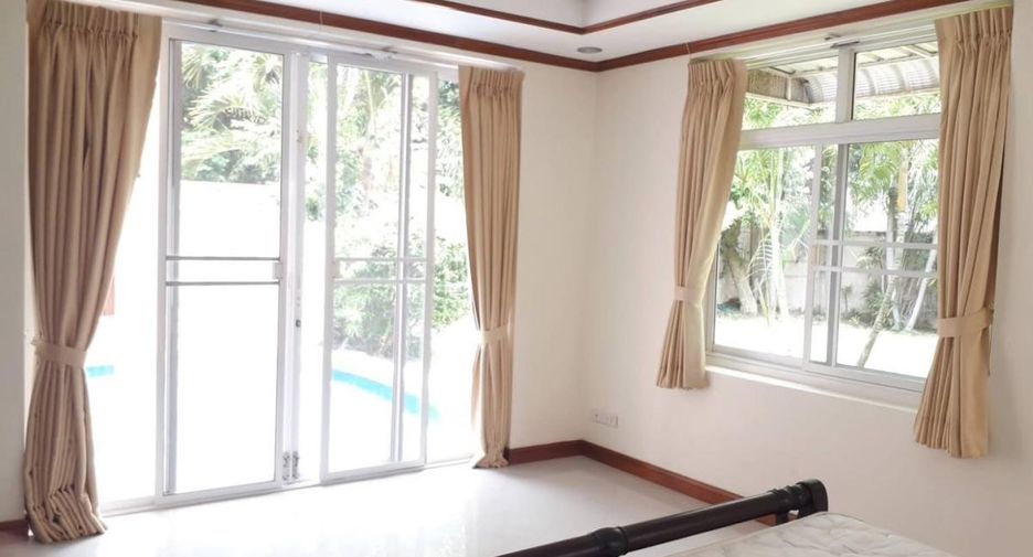 For rent 4 bedrooms villa in Bang Lamung, Chonburi