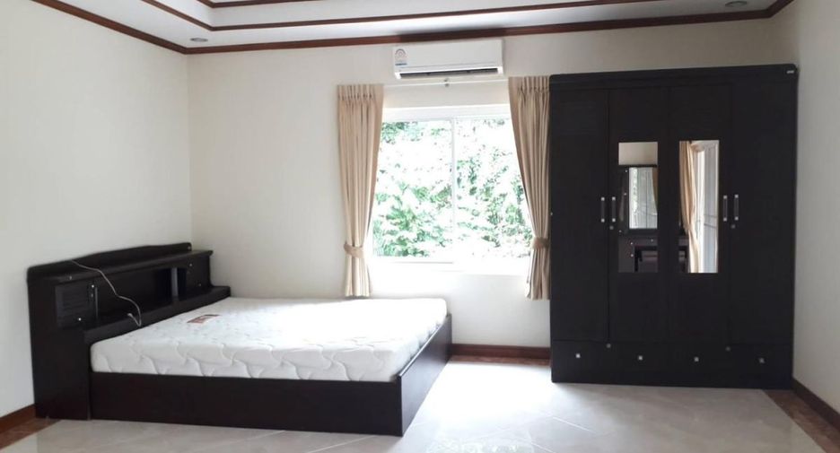 For rent 4 bedrooms villa in Bang Lamung, Chonburi