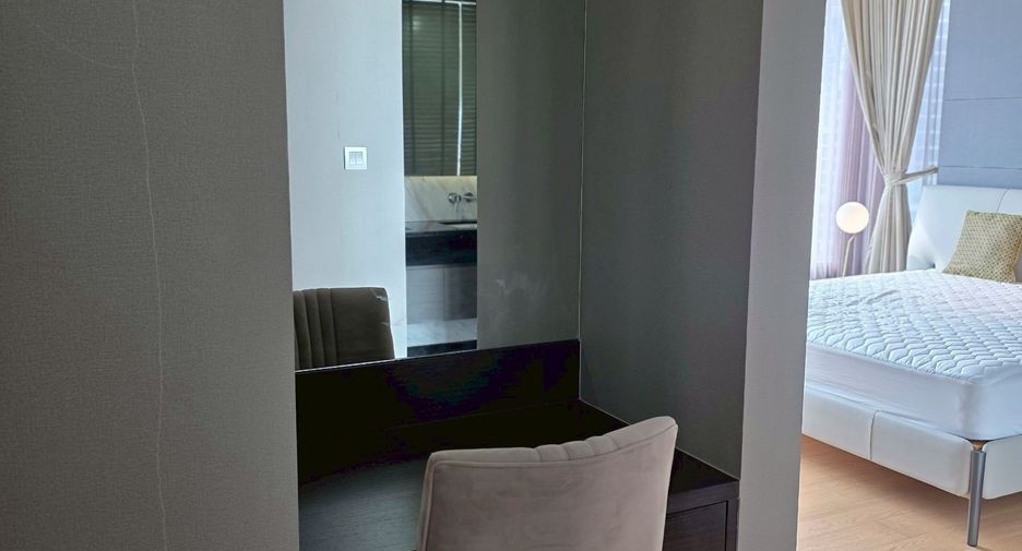 For rent 2 bedrooms condo in Sathon, Bangkok