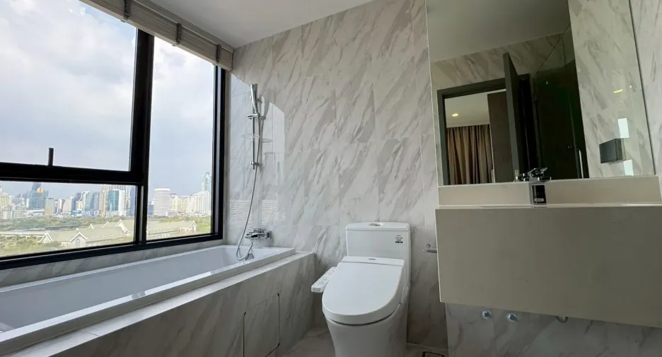 For rent 2 bedrooms condo in Khlong Toei, Bangkok