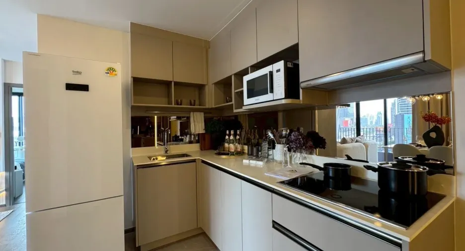 For rent 2 bedrooms condo in Khlong Toei, Bangkok