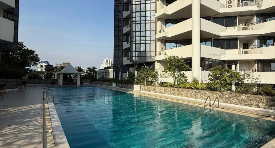 For rent 1 bed condo in Watthana, Bangkok