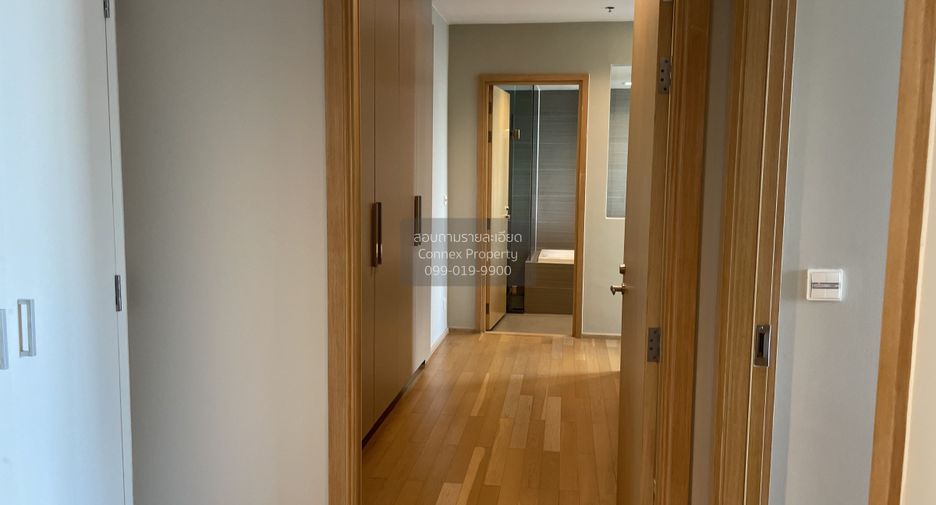 For rent 3 bedrooms condo in Khlong Toei, Bangkok