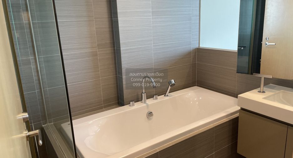 For rent 3 bedrooms condo in Khlong Toei, Bangkok