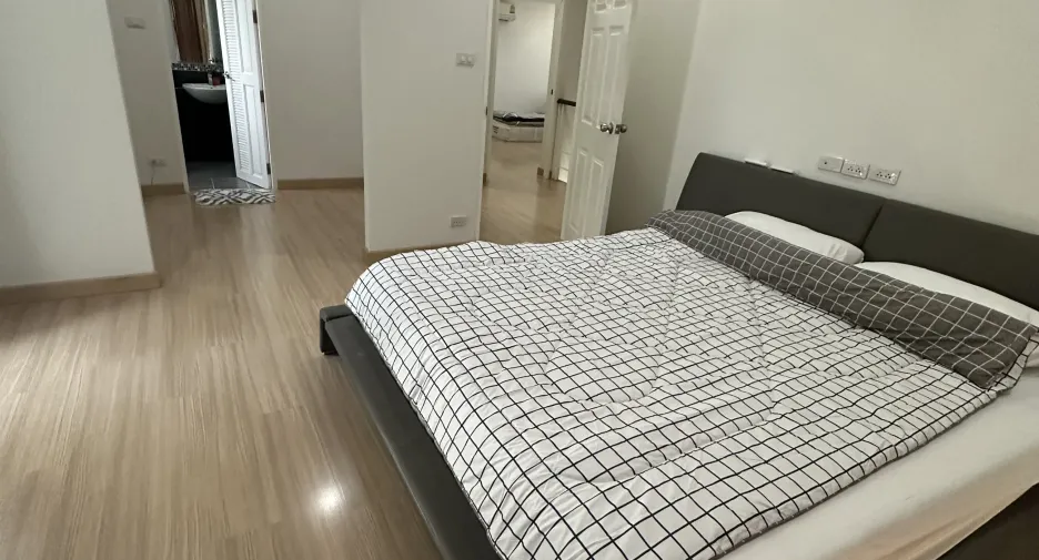 For sale 4 bedrooms house in San Sai, Chiang Mai