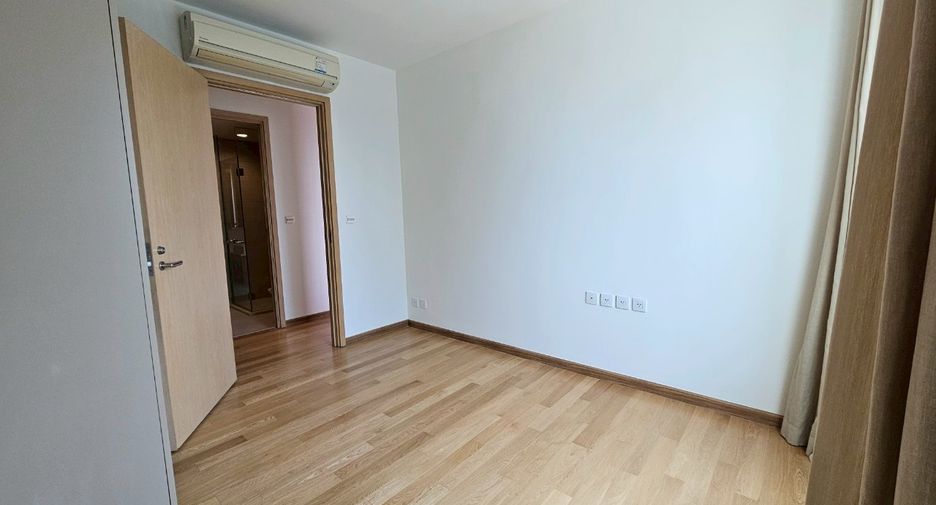 For sale 3 bedrooms condo in Khlong Toei, Bangkok