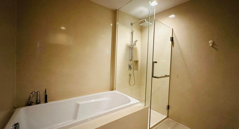 Condo en venta de 3 habitaciones en Khlong Toei, Bangkok