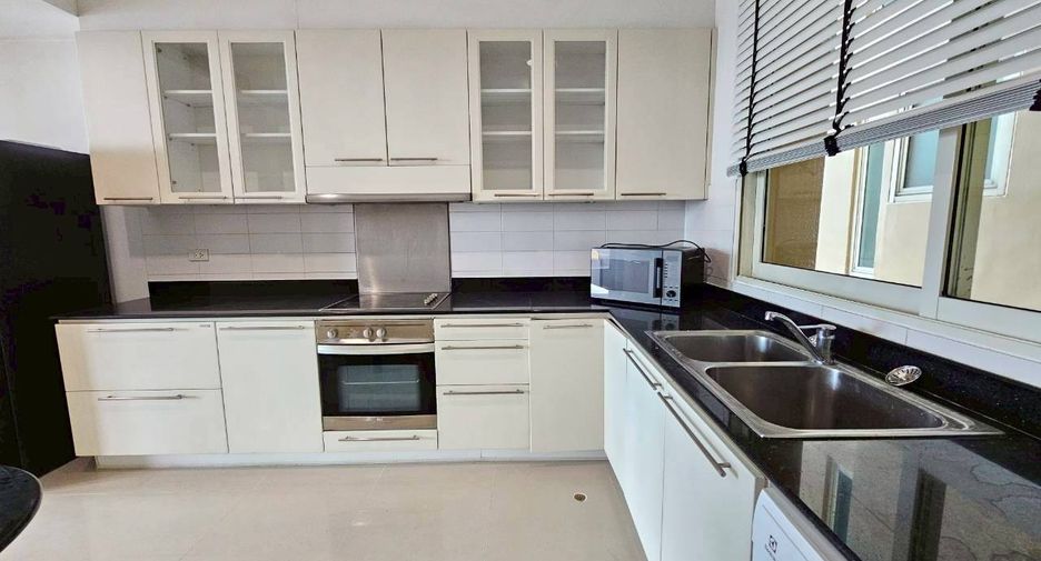 ให้เช่า 3 ห้องนอน คอนโด ใน วัฒนา, กรุงเทพฯ
