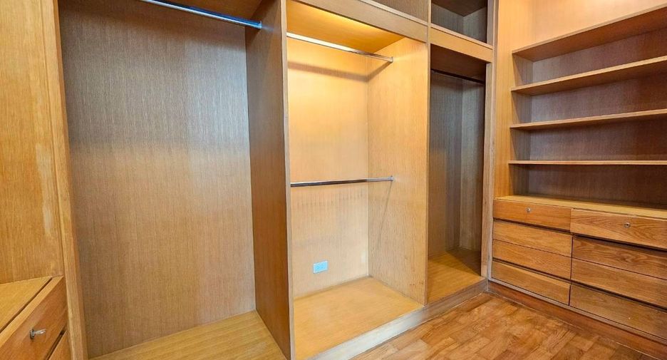 ให้เช่า 3 ห้องนอน คอนโด ใน วัฒนา, กรุงเทพฯ
