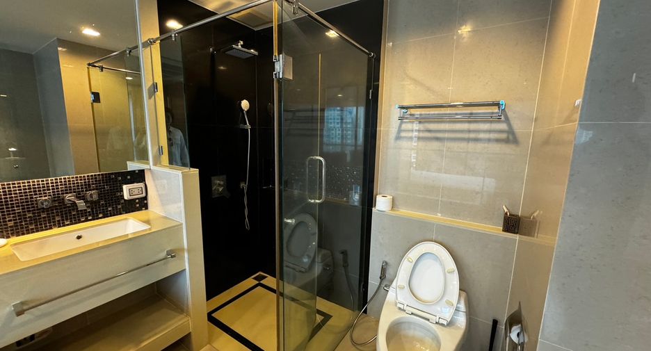 For rent 2 bedrooms condo in Sathon, Bangkok