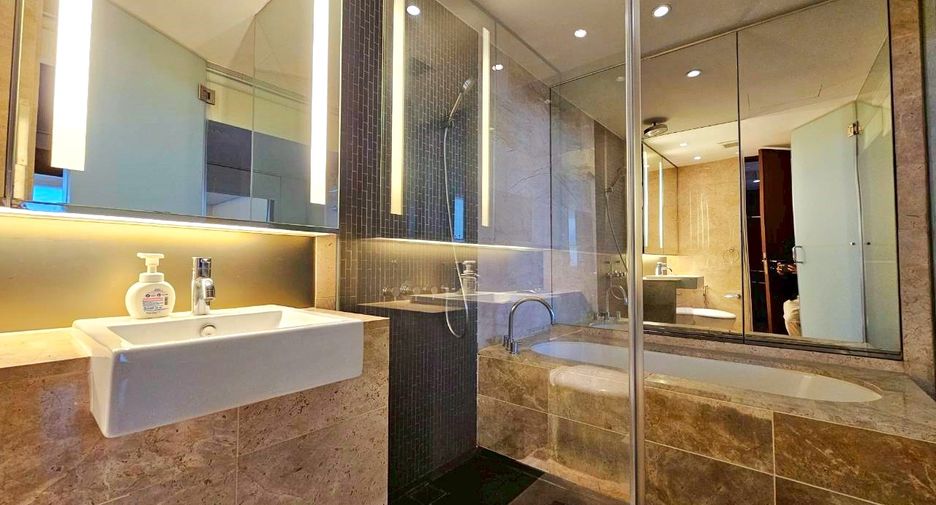 For rent 1 bed condo in Pathum Wan, Bangkok