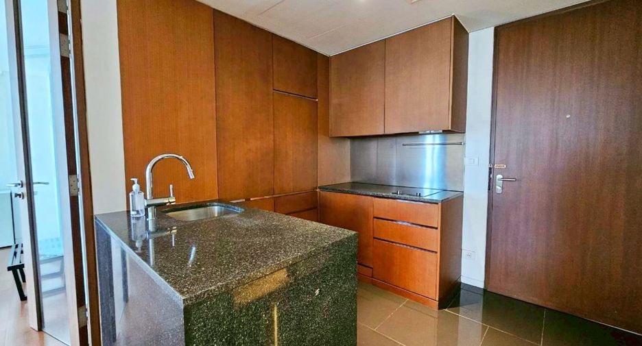 For rent 1 bed condo in Pathum Wan, Bangkok