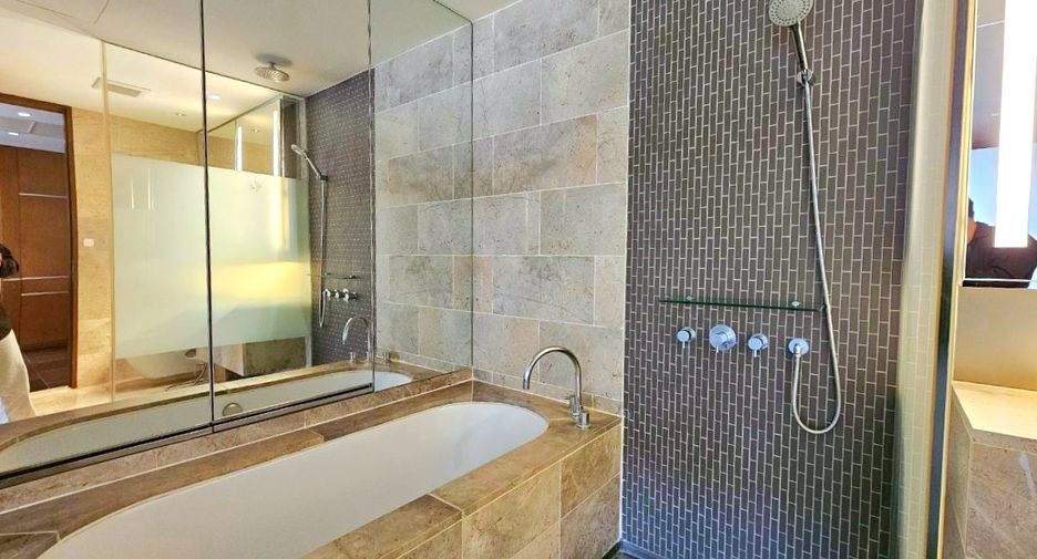 For rent 1 bed condo in Pathum Wan, Bangkok