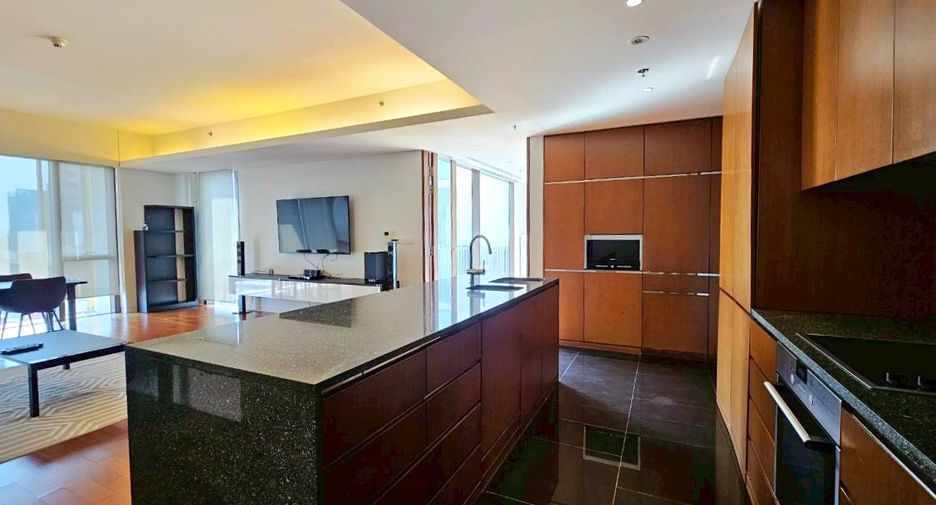 Wohnung zur Miete mit 2 Zimmer in Pathum Wan, Bangkok
