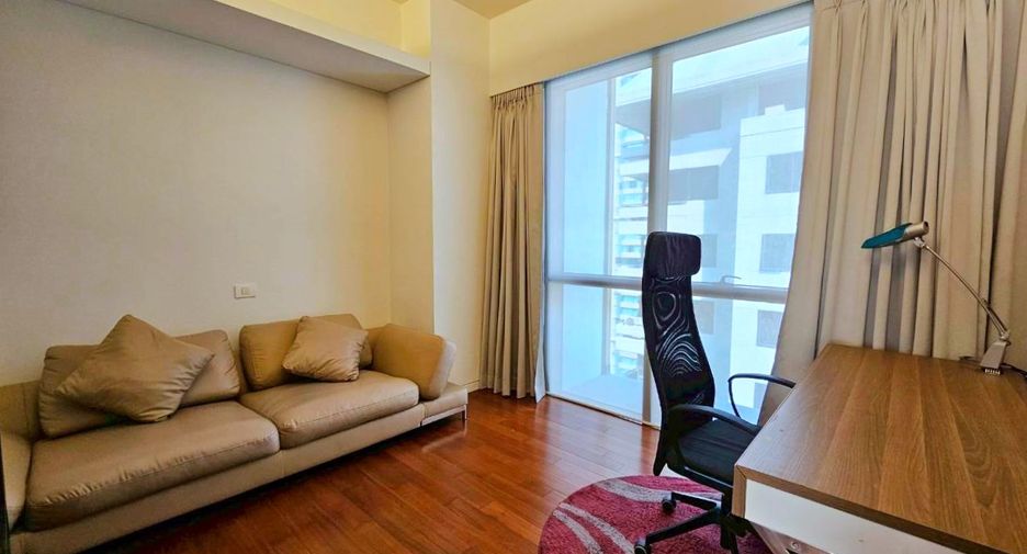 Wohnung zur Miete mit 2 Zimmer in Pathum Wan, Bangkok