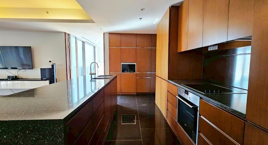 Wohnung zur Miete mit 2 Zimmer in Pathum Wan, Bangkok