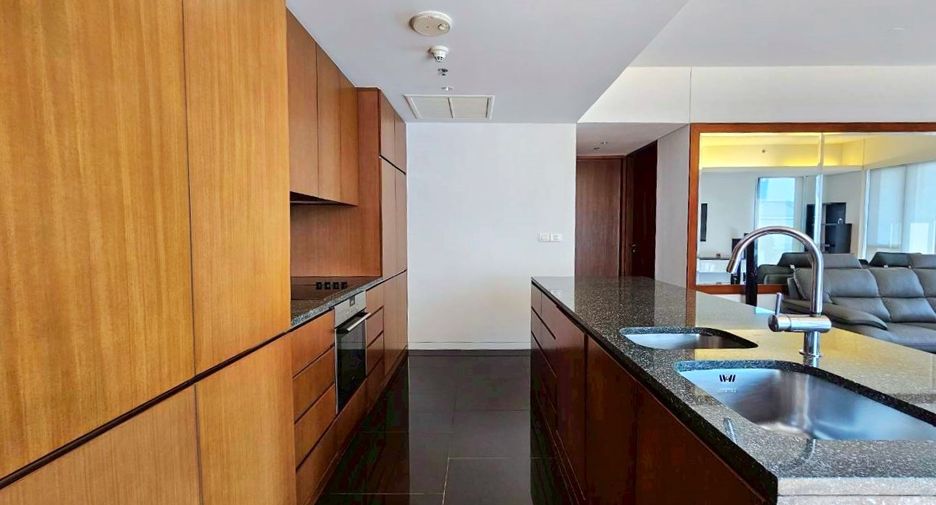 Wohnung zur Miete mit 2 Zimmer in Pathum Wan, Bangkok
