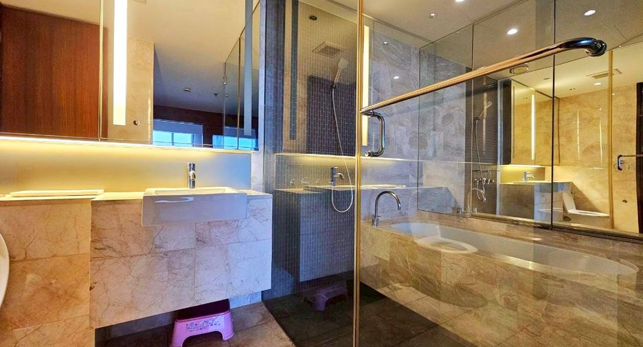 For rent 1 bed condo in Pathum Wan, Bangkok