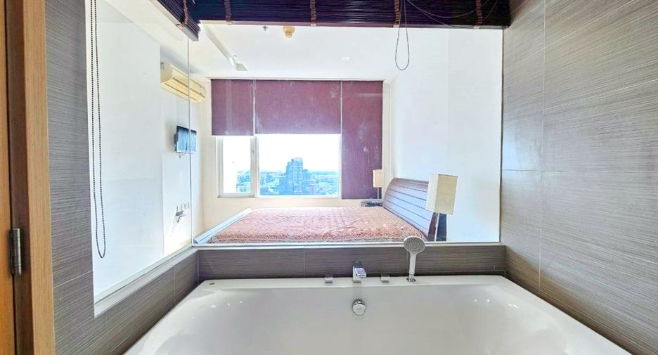 For rent 2 bedrooms condo in Khlong Toei, Bangkok