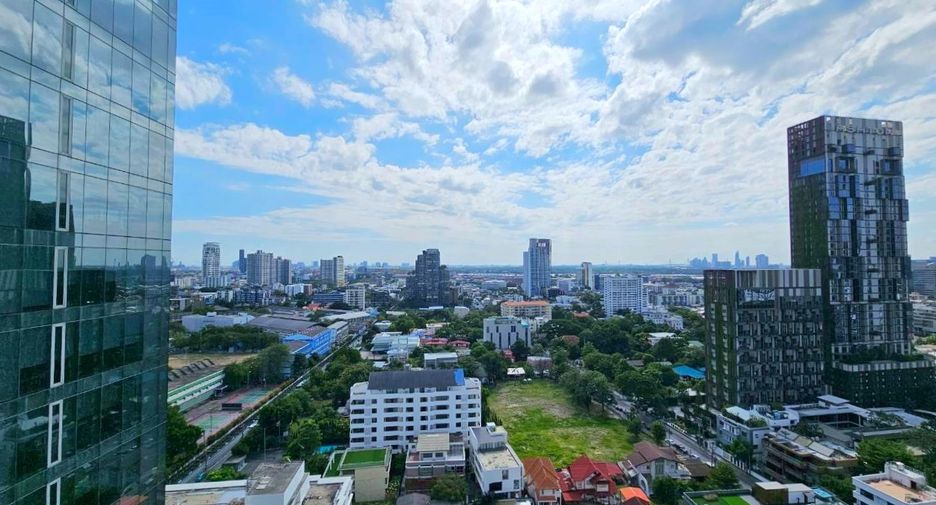 For rent 2 bedrooms condo in Khlong Toei, Bangkok