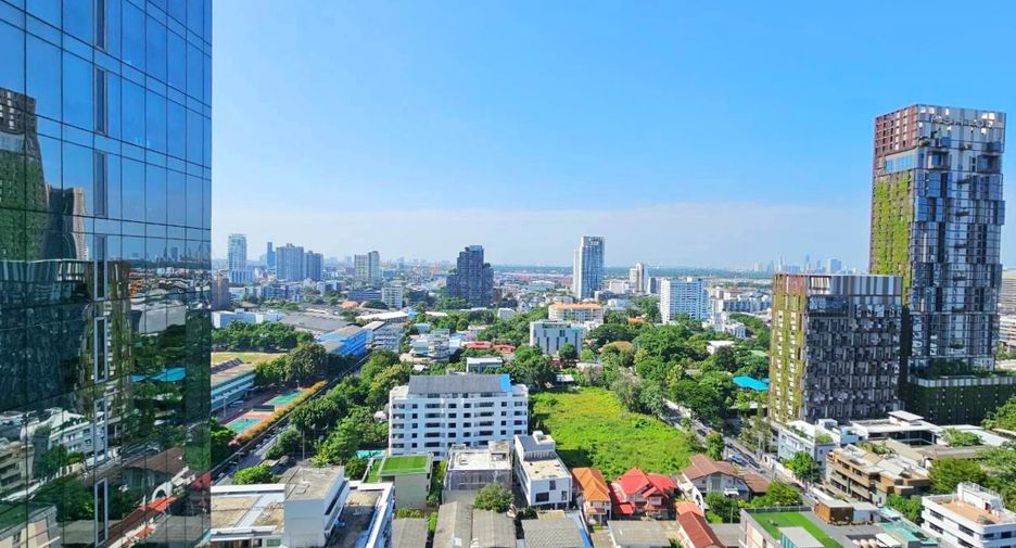 For rent 2 bedrooms condo in Khlong Toei, Bangkok