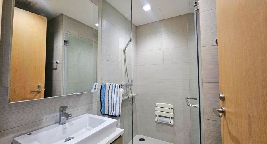 For rent 2 bedrooms condo in Khlong Toei, Bangkok