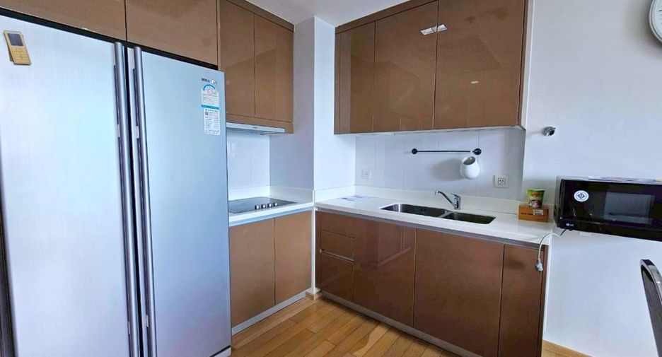 For rent 2 bedrooms condo in Khlong Toei, Bangkok