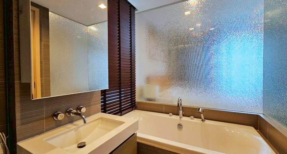 For rent and for sale 2 bedrooms condo in Khlong Toei, Bangkok