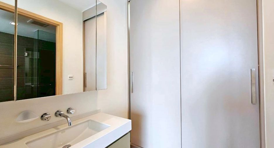 For rent and for sale 2 bedrooms condo in Khlong Toei, Bangkok