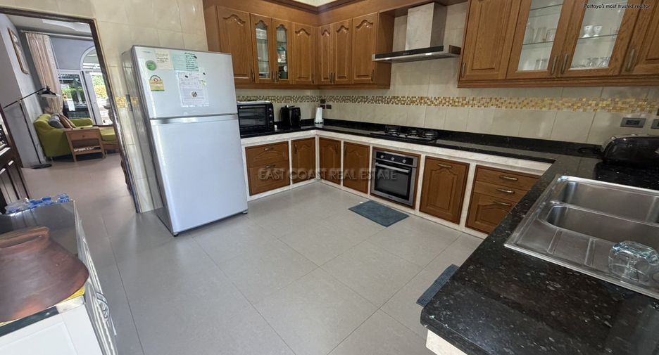 For sale 3 bedrooms house in Bang Lamung, Chonburi