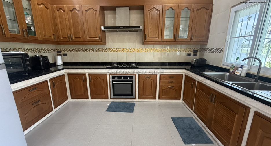 For sale 3 bedrooms house in Bang Lamung, Chonburi