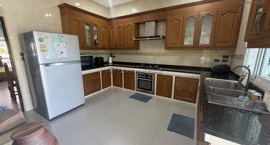 For sale 3 bedrooms house in Bang Lamung, Chonburi