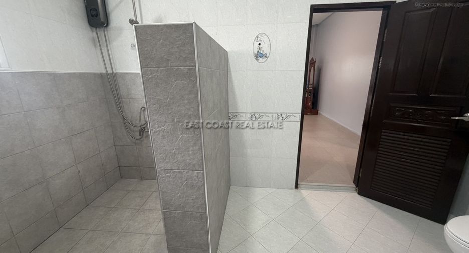 For sale 3 bedrooms house in Bang Lamung, Chonburi