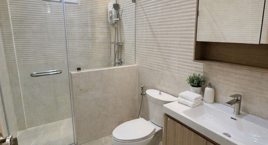 For sale and for rent 5 bedrooms house in Mueang Chiang Mai, Chiang Mai