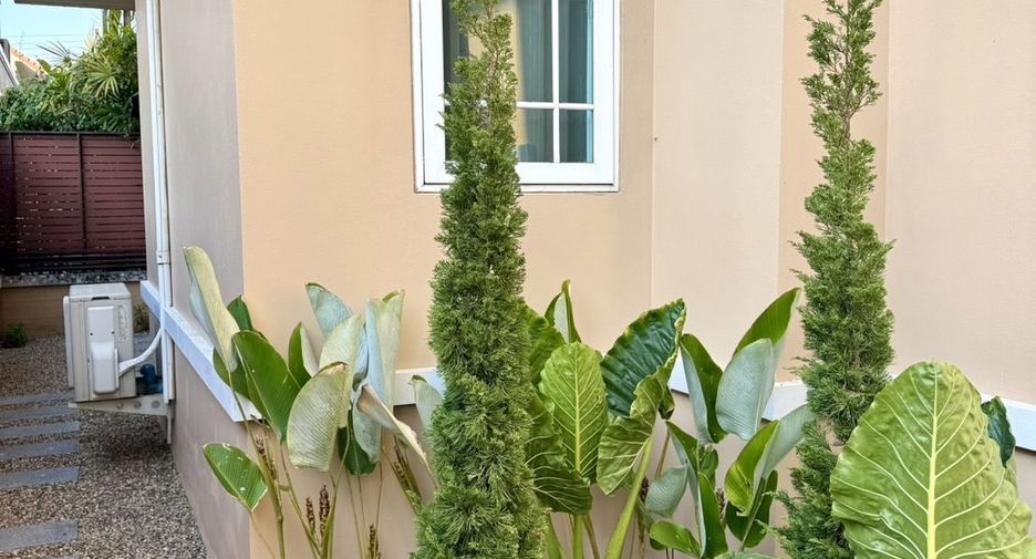 For sale and for rent 5 bedrooms house in Mueang Chiang Mai, Chiang Mai