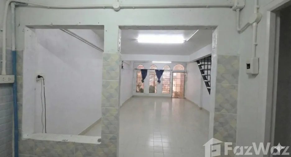 Продажа 2 спальни таунхаус в Хатъяй, Songkhla