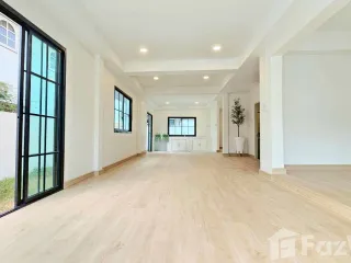 For sale 4 bedrooms house in Bang Na, Bangkok