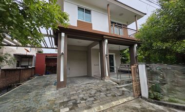 Casa en venta de 3 habitaciones en Bang Phli, Samut Prakan