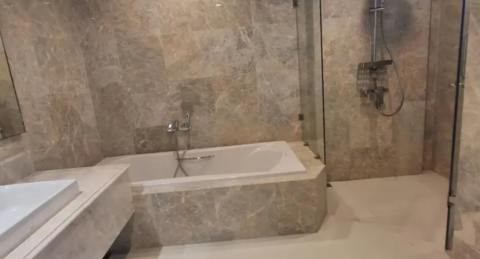 For rent 4 bedrooms condo in Khlong Toei, Bangkok