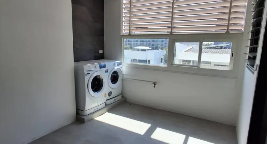 For rent 4 bedrooms condo in Khlong Toei, Bangkok