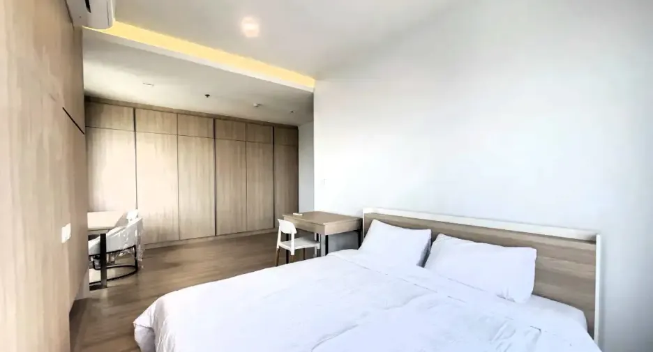 For sale 3 bedrooms condo in Phaya Thai, Bangkok