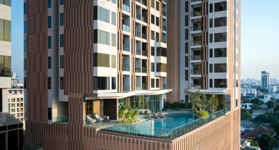 For sale 3 bedrooms condo in Phaya Thai, Bangkok