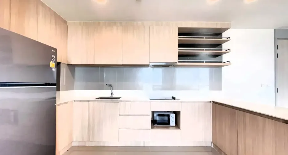 For sale 3 bedrooms condo in Phaya Thai, Bangkok