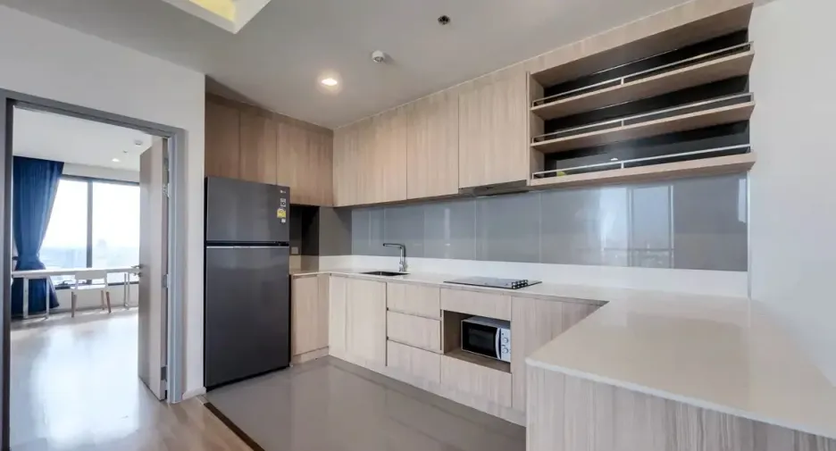 For sale 3 bedrooms condo in Phaya Thai, Bangkok