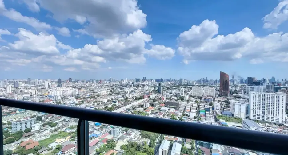 For sale 3 bedrooms condo in Phaya Thai, Bangkok