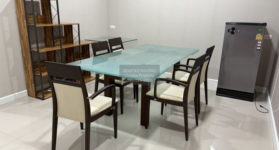 For rent 4 bedrooms townhouse in Bang Khen, Bangkok